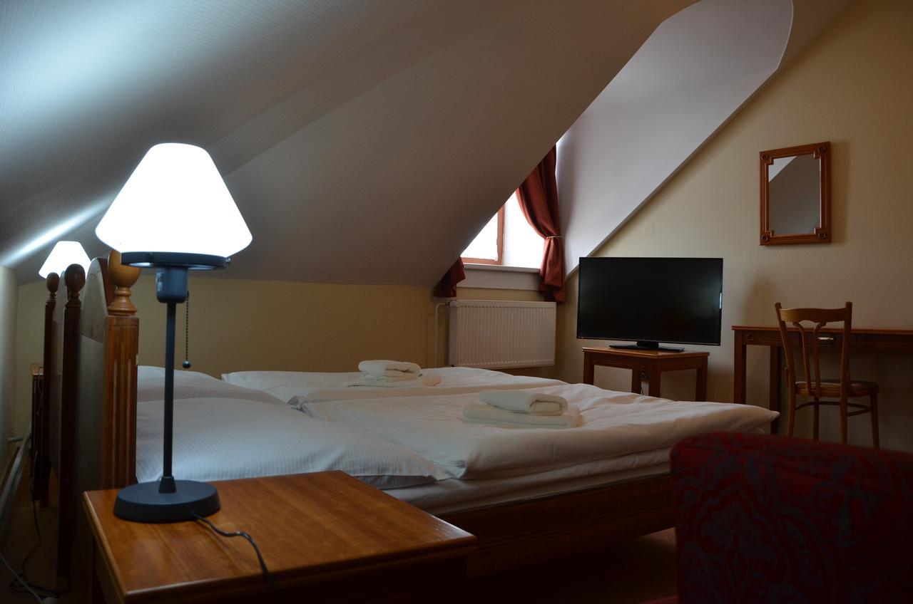 Hotel Napoleon Austerlitz Esterno foto