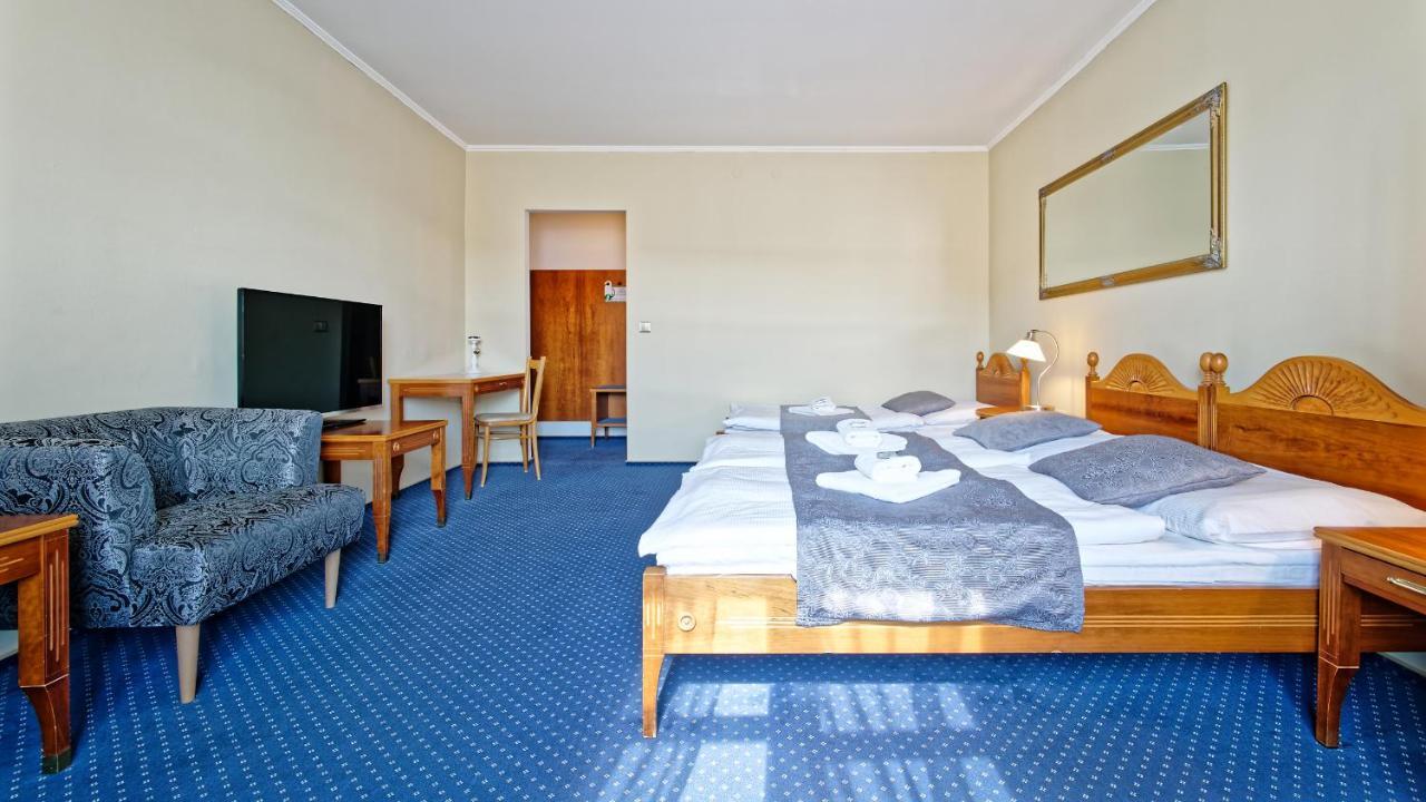 Hotel Napoleon Austerlitz Esterno foto
